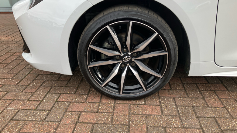 Toyota Corolla 2.0 Hybrid GR Sport 5dr CVT Hybrid Estate